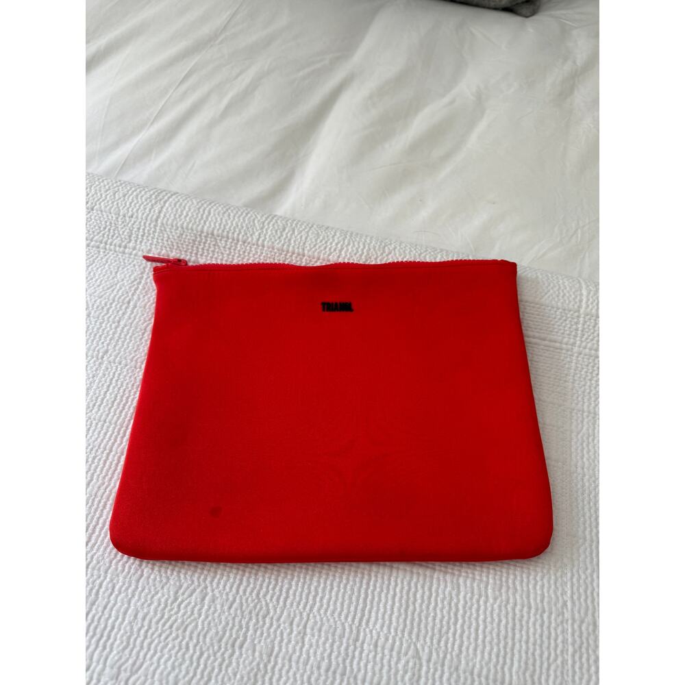 TRIANGL Neoprene Zip Pouch In RED